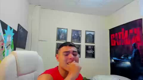 Snapshot of yker18 chatting on 10, 9, 2025 yker online show from 10, 9, 2025