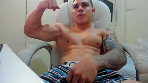 Snapshot of yker18 chatting on 12, 9, 2025 yker online show from 12, 9, 2025