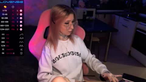     online show from 8, 1, 2025