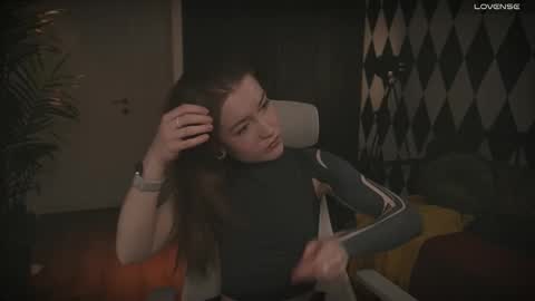 ynnenbrynn online show from 10, 2, 2025