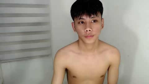 Snapshot of ynotyu chatting on 8, 10, 2025 ynotyu online show from 8, 10, 2025