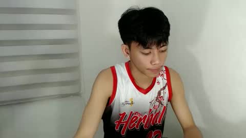 Snapshot of ynotyu chatting on 9, 10, 2025 ynotyu online show from 9, 10, 2025