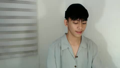 Snapshot of ynotyu chatting on 17, 10, 2025 ynotyu online show from 17, 10, 2025