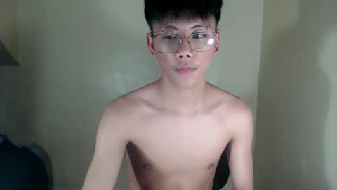 Snapshot of ynotyu chatting on 2, 11, 2025 ynotyu online show from 2, 11, 2025