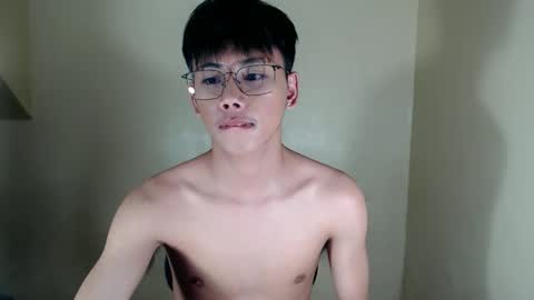 Snapshot of ynotyu chatting on 3, 11, 2025 ynotyu online show from 3, 11, 2025