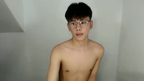 Snapshot of ynotyu chatting on 5, 5, 2026 ynotyu online show from 5, 5, 2026