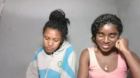 yolandrina05 online show from 26, 9, 2025