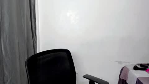 Snapshot of yonas_fucktoy chatting on 18, 7, 2026 yona online show from 18, 7, 2026