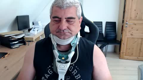 yoschi1976 online show from 14, 9, 2025