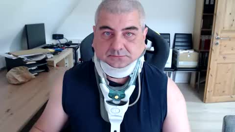 yoschi1976 online show from 28, 9, 2025