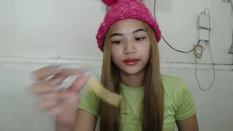 Snapshot of yosufloversweet chatting on 9, 12, 2024 fin online show from 9, 12, 2024