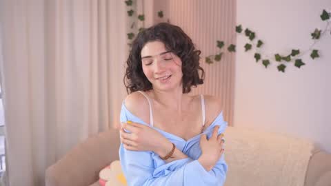 Elizabeth brunette -- Darline blonde  online show from 7, 12, 2024