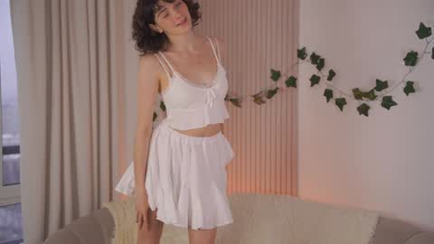 Elizabeth brunette -- Darline blonde  online show from 20, 12, 2024