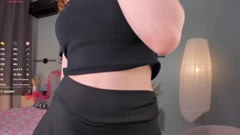 Elizabeth brunette -- Darline blonde  online show from 17, 7, 2026