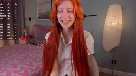 Elizabeth brunette -- Darline blonde  online show from 17, 7, 2026