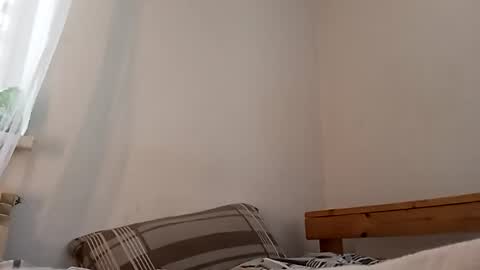 Snapshot of younh23wood chatting on 17, 6, 2026 younh23wood online show from 17, 6, 2026