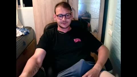 Snapshot of younromki chatting on 30, 4, 2026 A... online show from 30, 4, 2026