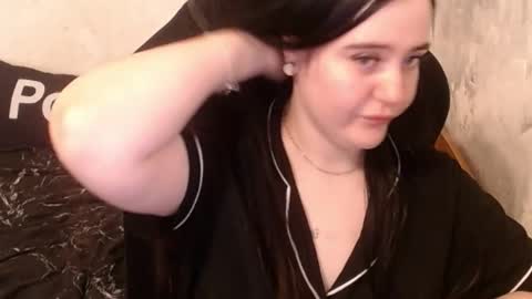 Snapshot of your_8a8y chatting on 15, 10, 2025 your_8a8y online show from 15, 10, 2025