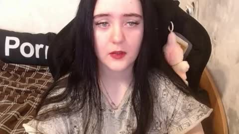 Snapshot of your_8a8y chatting on 22, 10, 2025 your_8a8y online show from 22, 10, 2025