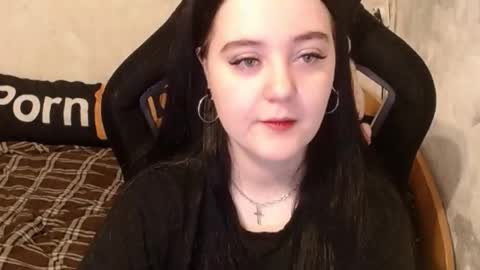 Snapshot of your_8a8y chatting on 27, 10, 2025 your_8a8y online show from 27, 10, 2025