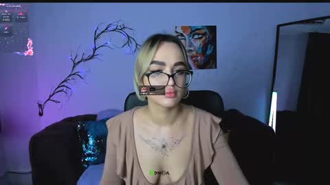 Snapshot of your_bunny12 chatting on 11, 11, 2025 your bunny12 online show from 11, 11, 2025