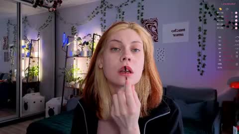 Snapshot of your_corvus chatting on 28, 4, 2026 your_corvus online show from 28, 4, 2026