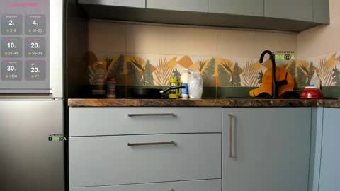 Snapshot of your_dream_alice chatting on 22, 2, 2025 Alice online show from 22, 2, 2025