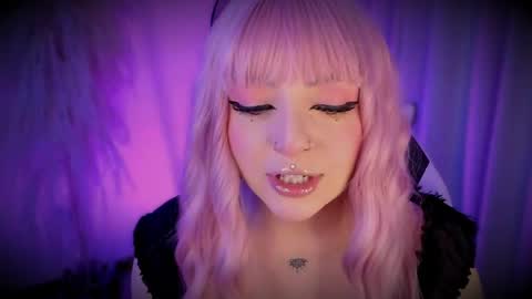 Cami independent model online show from 31, 3, 2026