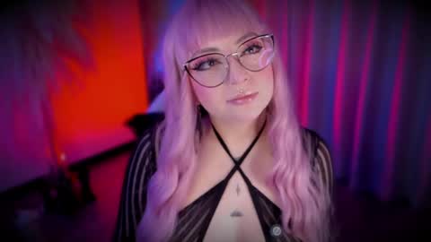 Cami independent model online show from 19, 4, 2026