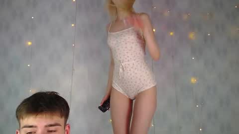 Snapshot of your_molly_mark chatting on 1, 2, 2025 your_molly_mark online show from 1, 2, 2025