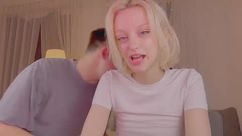 Snapshot of your_molly_mark chatting on 4, 10, 2025 your_molly_mark online show from 4, 10, 2025