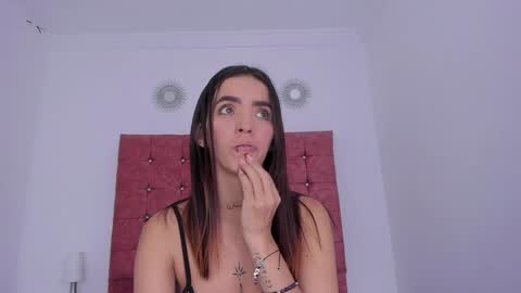 Snapshot of your_perverse_whore chatting on 5, 1, 2025 Salome online show from 5, 1, 2025