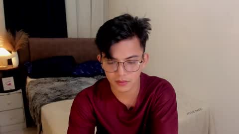 yourasian_bradley online show from 3, 3, 2025