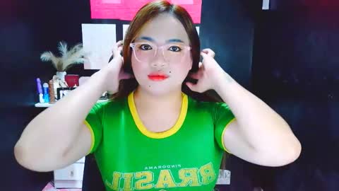 yourdirtygirl_lyla online show from 14, 1, 2026