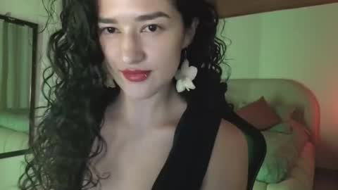 Snapshot of yourdreamgirl2025 chatting on 1, 5, 2026 yourdreamgirl2025 online show from 1, 5, 2026