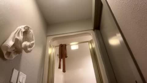 Kaitie Cummings online show from 6, 2, 2026