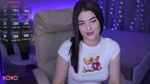 L O L A online show from 21, 10, 2025