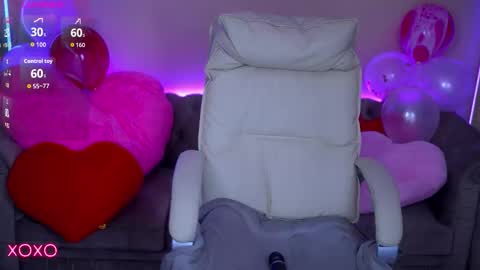 L O L A online show from 8, 2, 2026