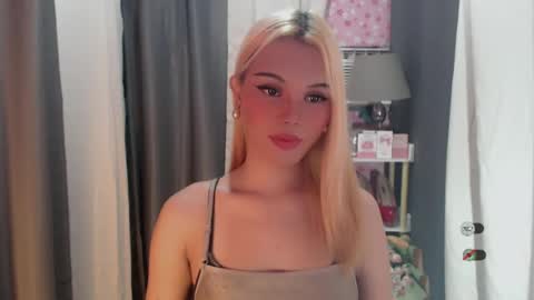 Snapshot of yourlovekylie chatting on 16, 6, 2026 KYLIE MORE online show from 16, 6, 2026