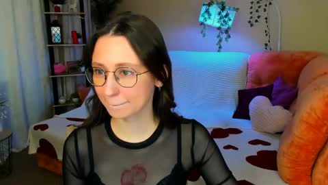 Snapshot of yourlovelystoryy chatting on 6, 6, 2026 Vetta online show from 6, 6, 2026