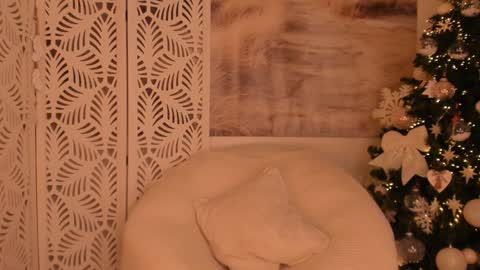 Snapshot of yourmidnightcoffee chatting on 12, 12, 2024 Sarah online show from 12, 12, 2024