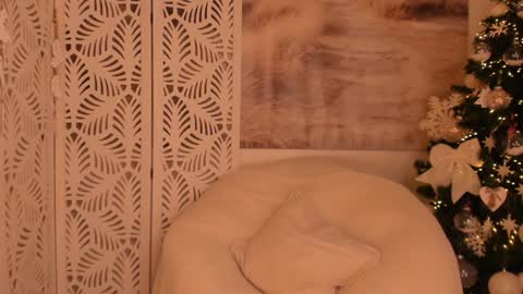 Snapshot of yourmidnightcoffee chatting on 12, 12, 2024 Sarah online show from 12, 12, 2024