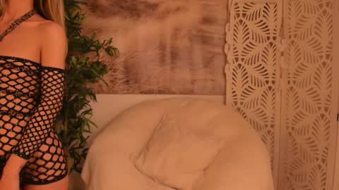 Snapshot of yourmidnightcoffee chatting on 30, 1, 2025 Sarah online show from 30, 1, 2025