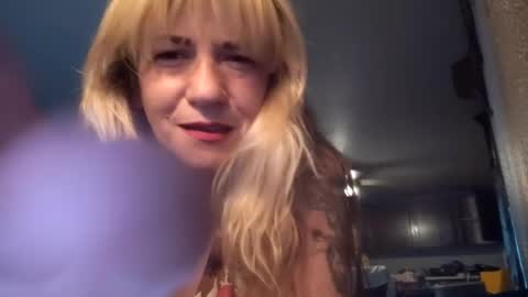 Snapshot of yourmomma999 chatting on 11, 7, 2026 yourmomma999 online show from 11, 7, 2026