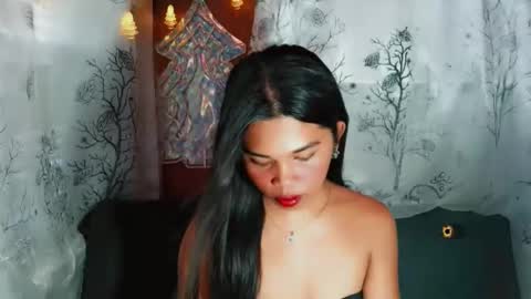 yourqueen_19 online show from 29, 4, 2026