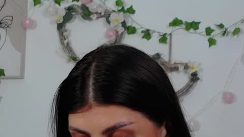 yours_goddess online show from 18, 6, 2026