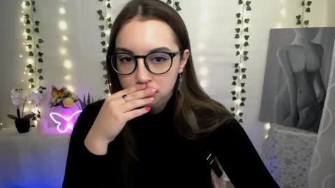 Happy online show from 1, 3, 2025