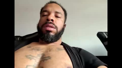 Snapshot of yoursexydaddy79 chatting on 5, 11, 2025 mother fucker online show from 5, 11, 2025