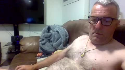 Snapshot of yragbew chatting on 19, 7, 2026 Daddiesgirl online show from 19, 7, 2026