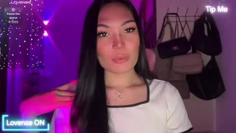 yrdrmgrl_jennie26 online show from 1, 3, 2026